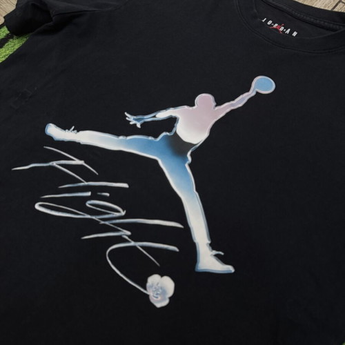 Jordan T-shirt small, like new, black