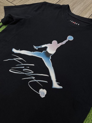 Jordan T-shirt small, like new, black