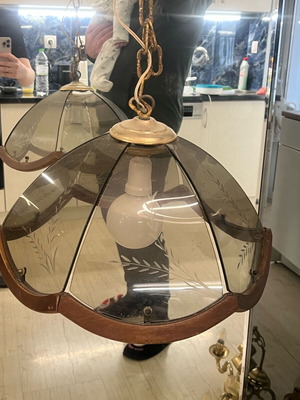 Antique chandelier like new, wood and glass