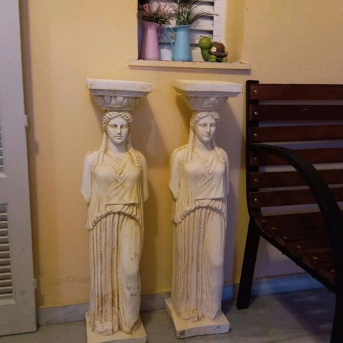 Caryatid 85 centimeters new, cement
