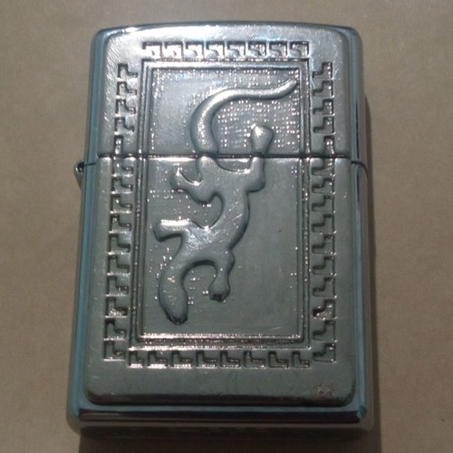 Zippo gecko lizard lighter