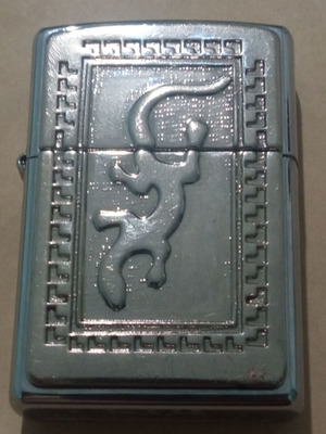 Zippo gecko lizard lighter