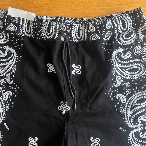 Zara shorts black with white paisley L new