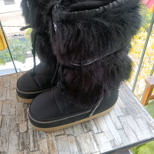 Esprit Moon Boots like new, winter boots with double lining black size 38