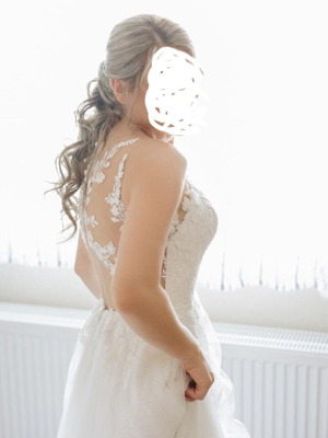 Justin Alexander wedding dress like new, size US 8, minor alterations