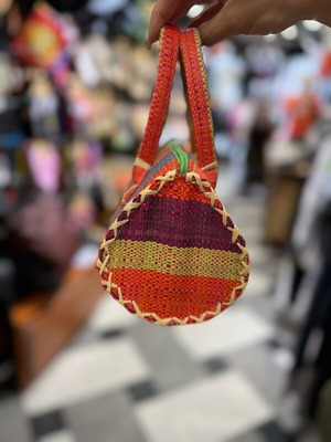 Handmade straw bag like new, multicolored