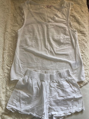 White cotton pajamas size XS