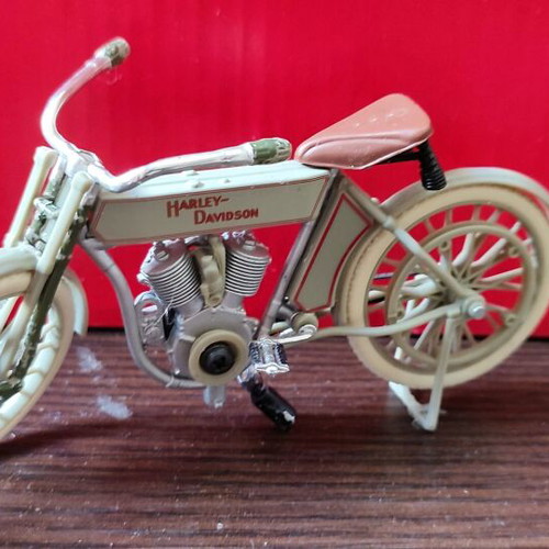 Maistro Harley Davidson 1:18 collection used, 23 pieces