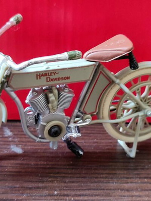 Maistro Harley Davidson 1:18 collection used, 23 pieces