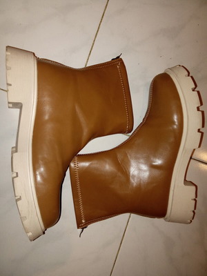 Boots like new, brown ankle style
