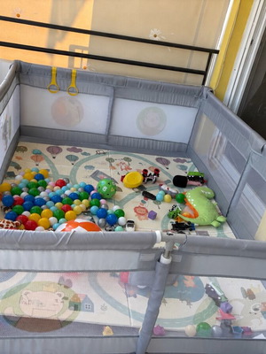 Playpen with mattress used 2 weeks, dimensions 150x200 cm