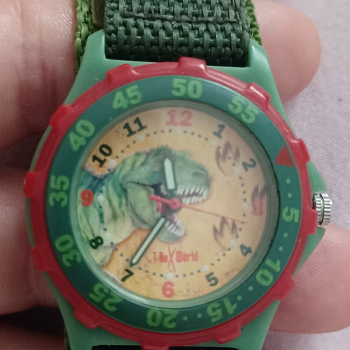 Children's wristwatch like new, green