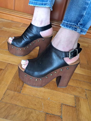 Get it leather platform sandals with wooden heel size 37 like new