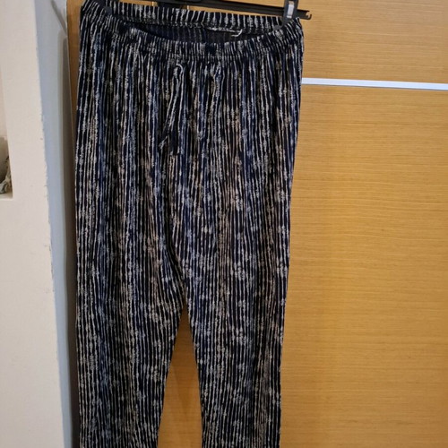 Women's pants like new, blue and white, size M