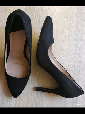 Black pumps size 39 like new with comfort padding