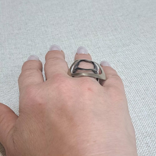 Silver 925 Ring like new, open design with double texture
