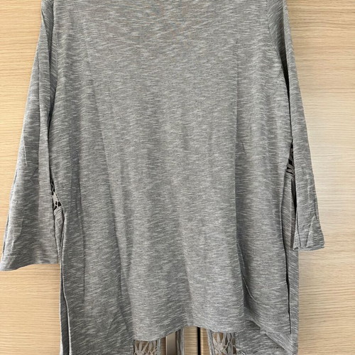Women's blouse like new, size 16, gray and white with lace
