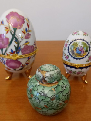 Vintage Porcelain Decorative Eggs Set used with jar