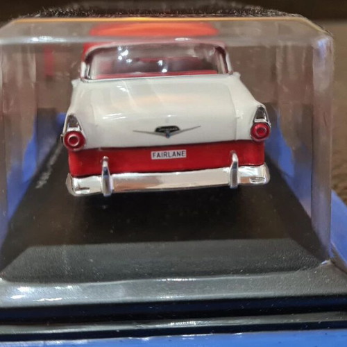Ford Fairlane 1956 miniature scale 1/43 new