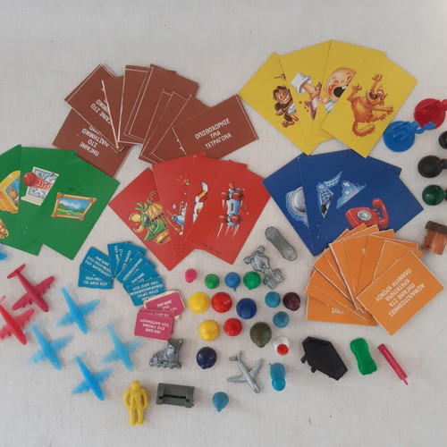 Board game pieces and cards used, assorted lot