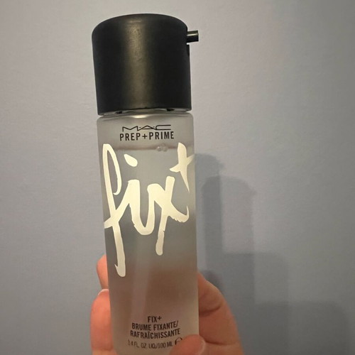 Mac Cosmetic Setting Spray new