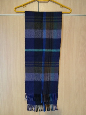 Κασκόλ με σκωτσέζικο σχέδιο καρό πολύχρωμο σαν καινούργιο