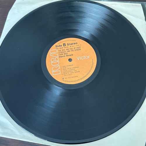 David Bowie The Rise and Fall of Ziggy Stardust vinyl LP like new, rock
