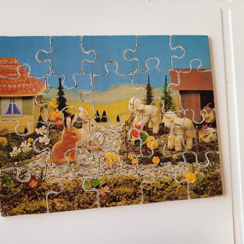 Vintage wooden children's puzzle like new with farm animals
