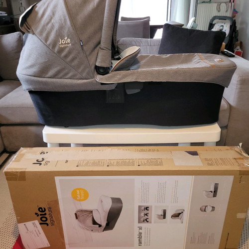 Joie Ramble XL Gray Carbon Signature Collection baby carrycot new