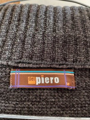 Delpiero sweater medium authentic, preloved, excellent condition