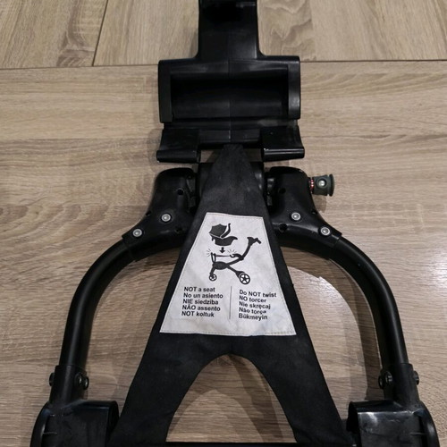 Graco Car Seat Adapter for 4 Moms like new
