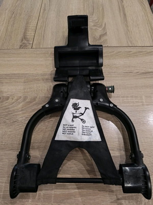Graco Car Seat Adapter for 4 Moms like new