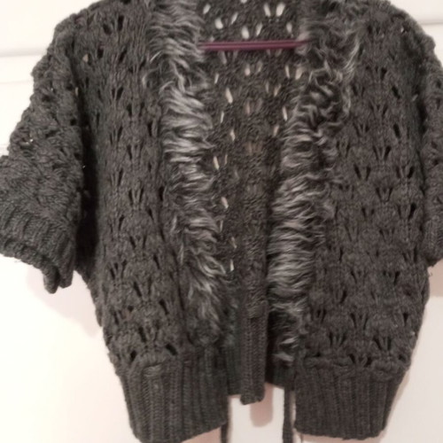 Knitted women's cardigan with fur, like new, gray, one size