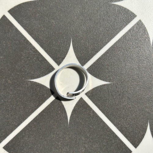 Just Live adjustable unisex ring used, silver color