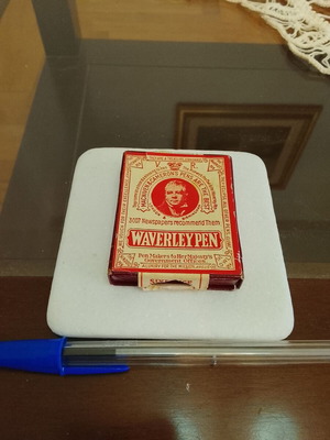 Collectible paper case for Macniven & Cameron metal pen nibs used