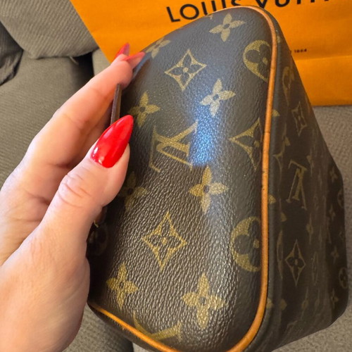 Louis Vuitton Monogram Canvas Dopp Kit toiletry bag used, beige brown