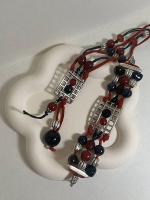 Vintage necklace and bracelet set like new, black and red