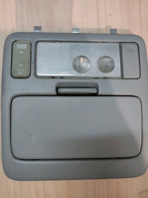 Toyota RAV4 2001-2005 plafoniera used with sunroof button