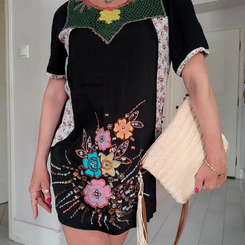 Κοντό φορεματάκι Meiling Fashion σαν καινούργιο, νούμερο M/L, μαύρο με λουλούδια και χάντρες