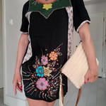 Κοντό φορεματάκι Meiling Fashion σαν καινούργιο, νούμερο M/L, μαύρο με λουλούδια και χάντρες