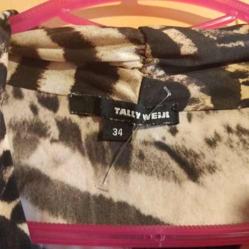 Long blouse like new, shallow neckline, black and beige, size M