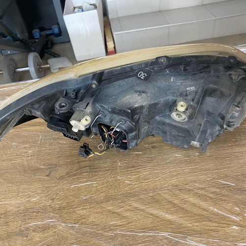 Toyota Corolla 03 driver headlight used
