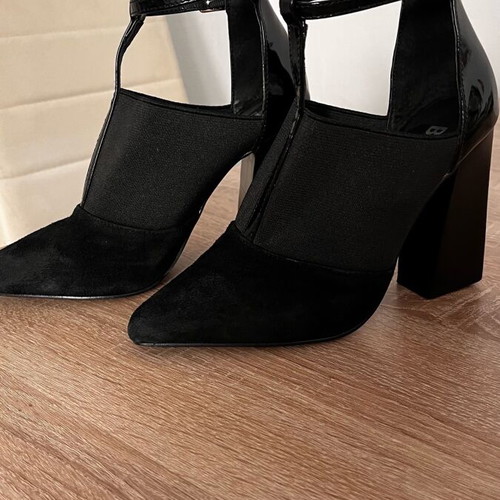 Bibi Lou black sandals like new, size 35