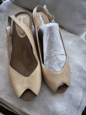 Hush Puppies peep toe leather slingback shoes, beige, size 38