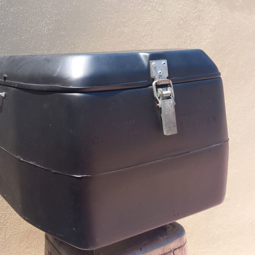 Delivery suitcase like new