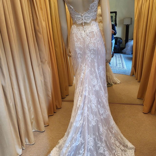 Mermaid wedding dress new with handmade lace white and beige