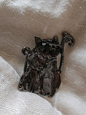 Pin with cats like new