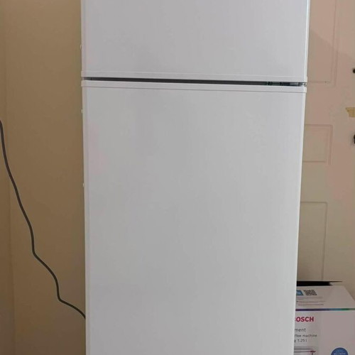 Davoline two-door white refrigerator, 143 cm height