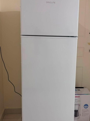 Davoline two-door white refrigerator, 143 cm height