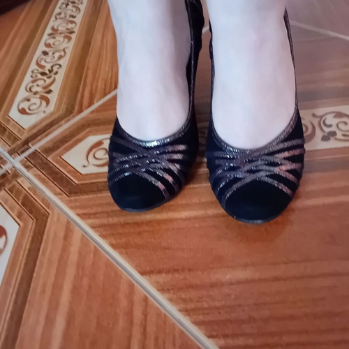 Women's black velvet shoes used with shiny details Migato size 38